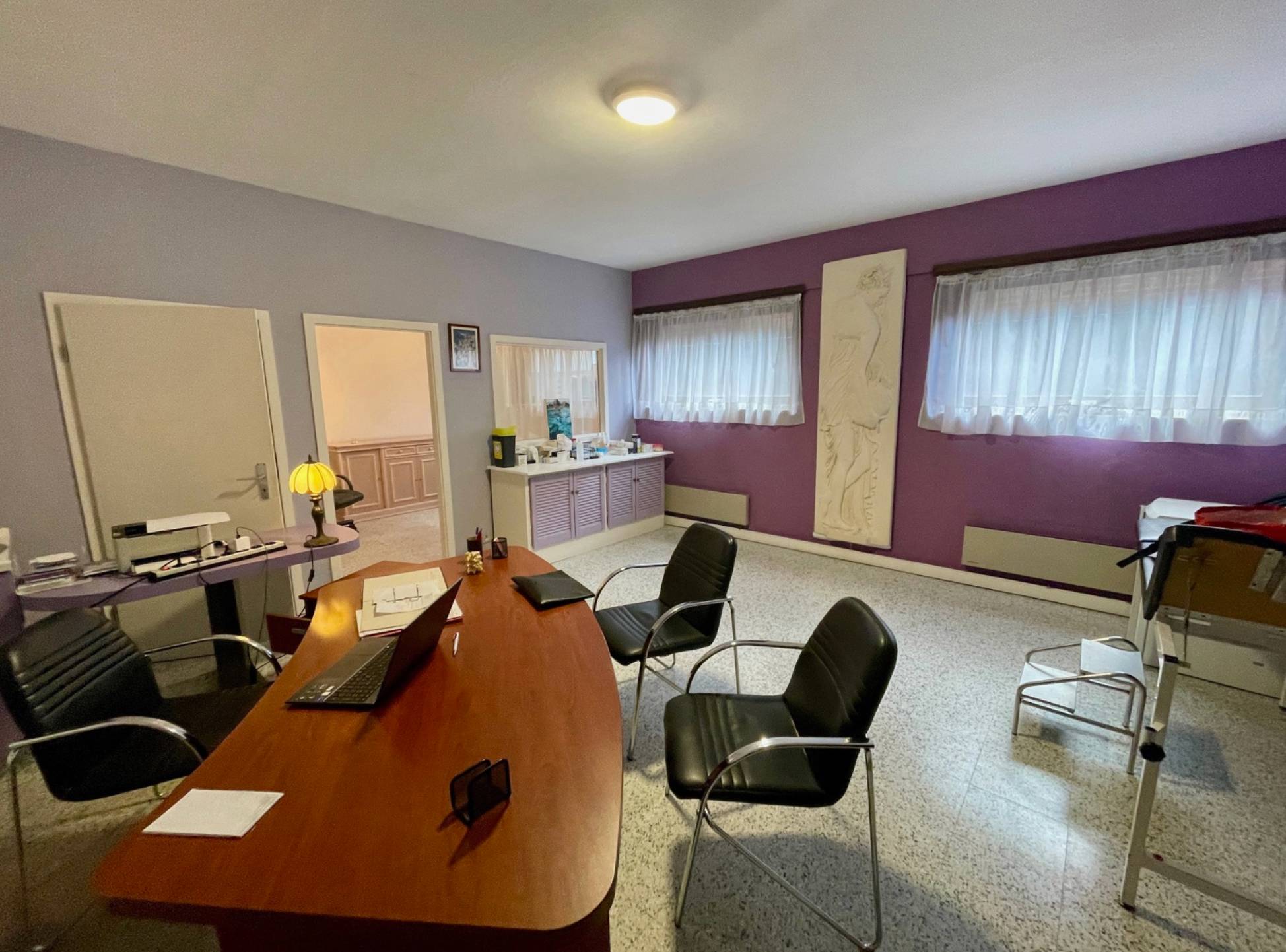 Photo du Bien Immobilier Bureaux / Bien - à vendre - 1050 Ixelles (peut convenir à une activité médicale)